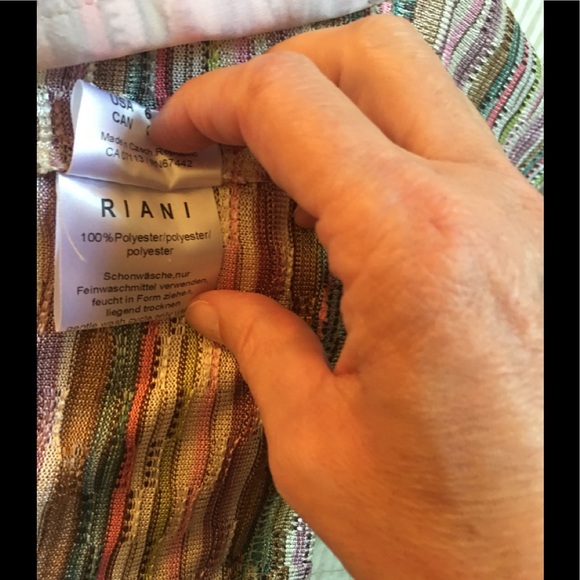 RIANI Unlined Blazer - Picture 9 of 9